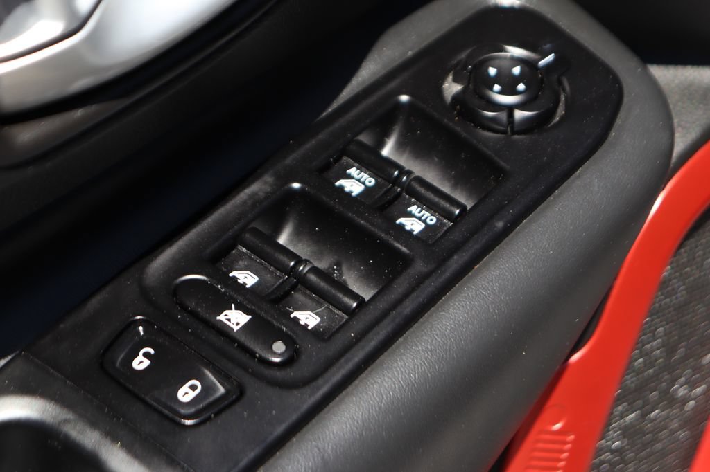 Used 2023 Jeep Renegade Trailhawk AWD/4WD image 16