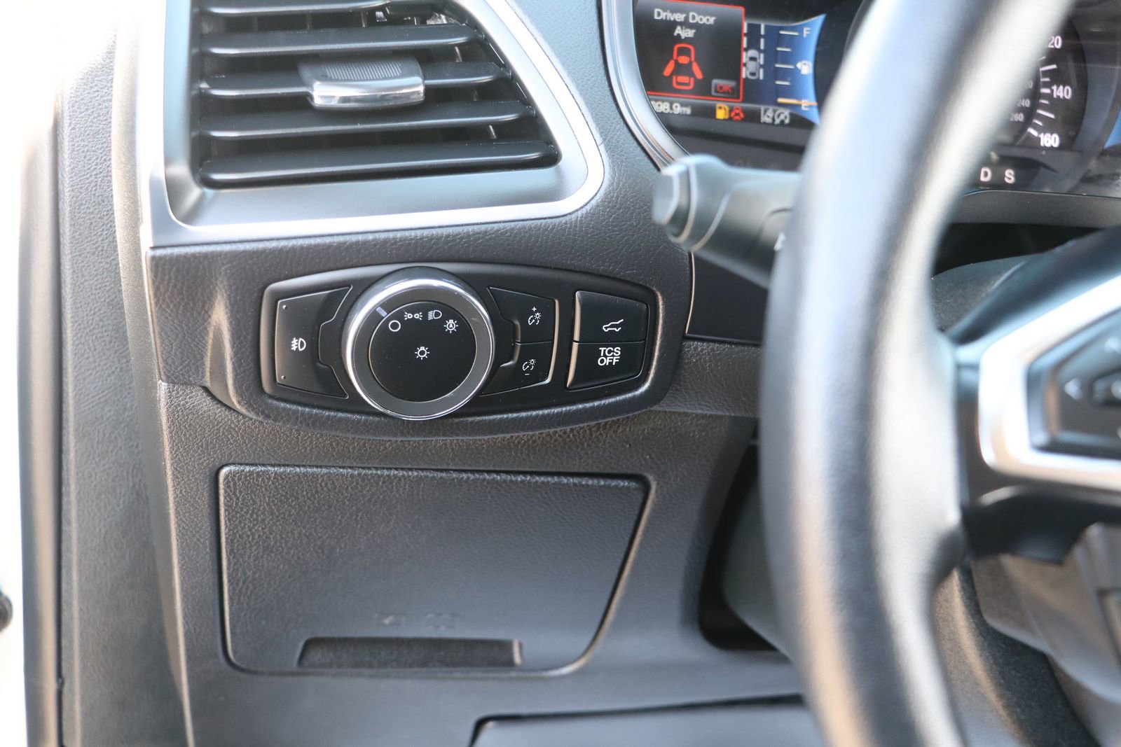 Used 2024 Ford Edge Titanium image 12