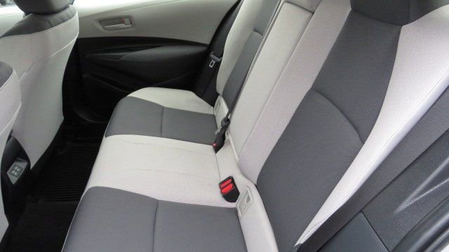 Used 2023 Toyota Corolla LE image 6