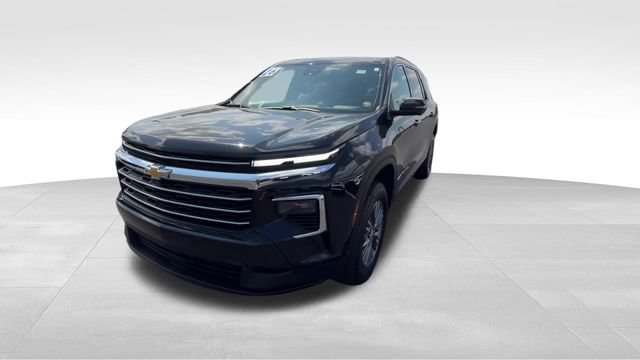 Certified 2026 Chevrolet Traverse LT w/ Driver Confidence Package FWD image 2