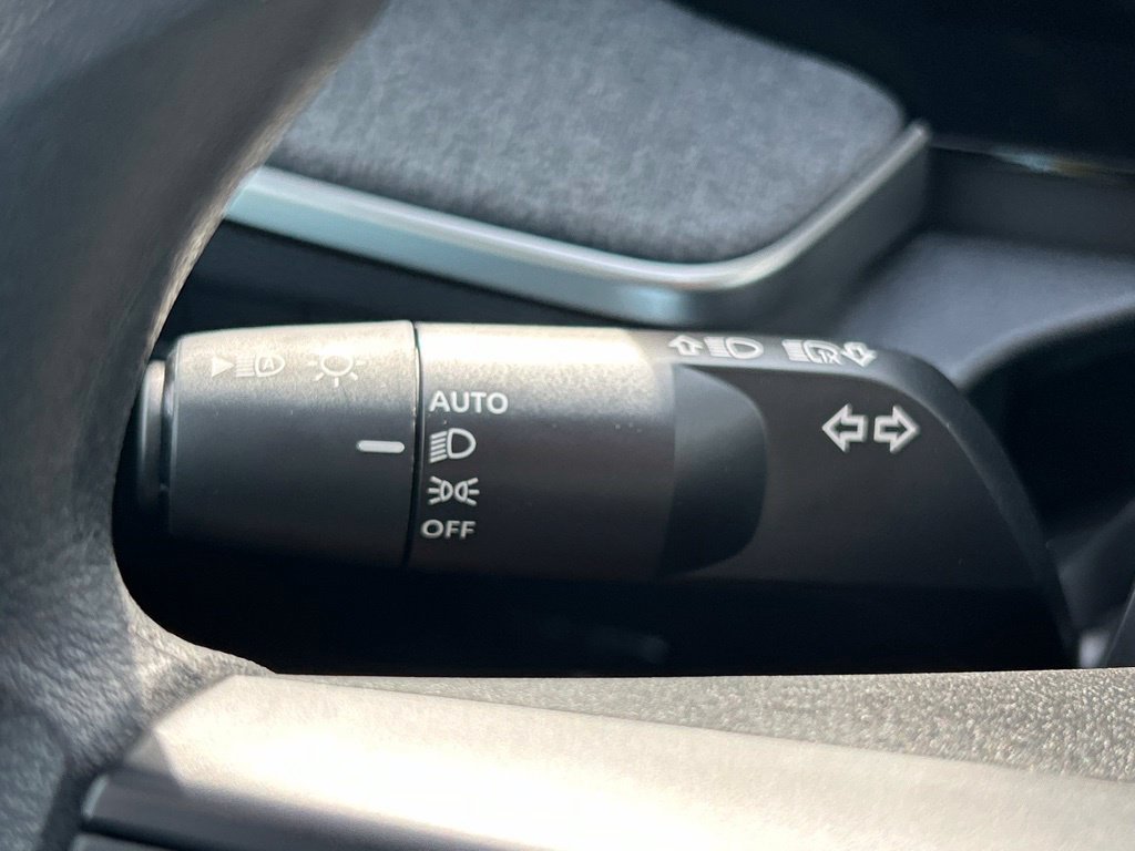 Certified 2025 Nissan Kicks SV FWD image 28