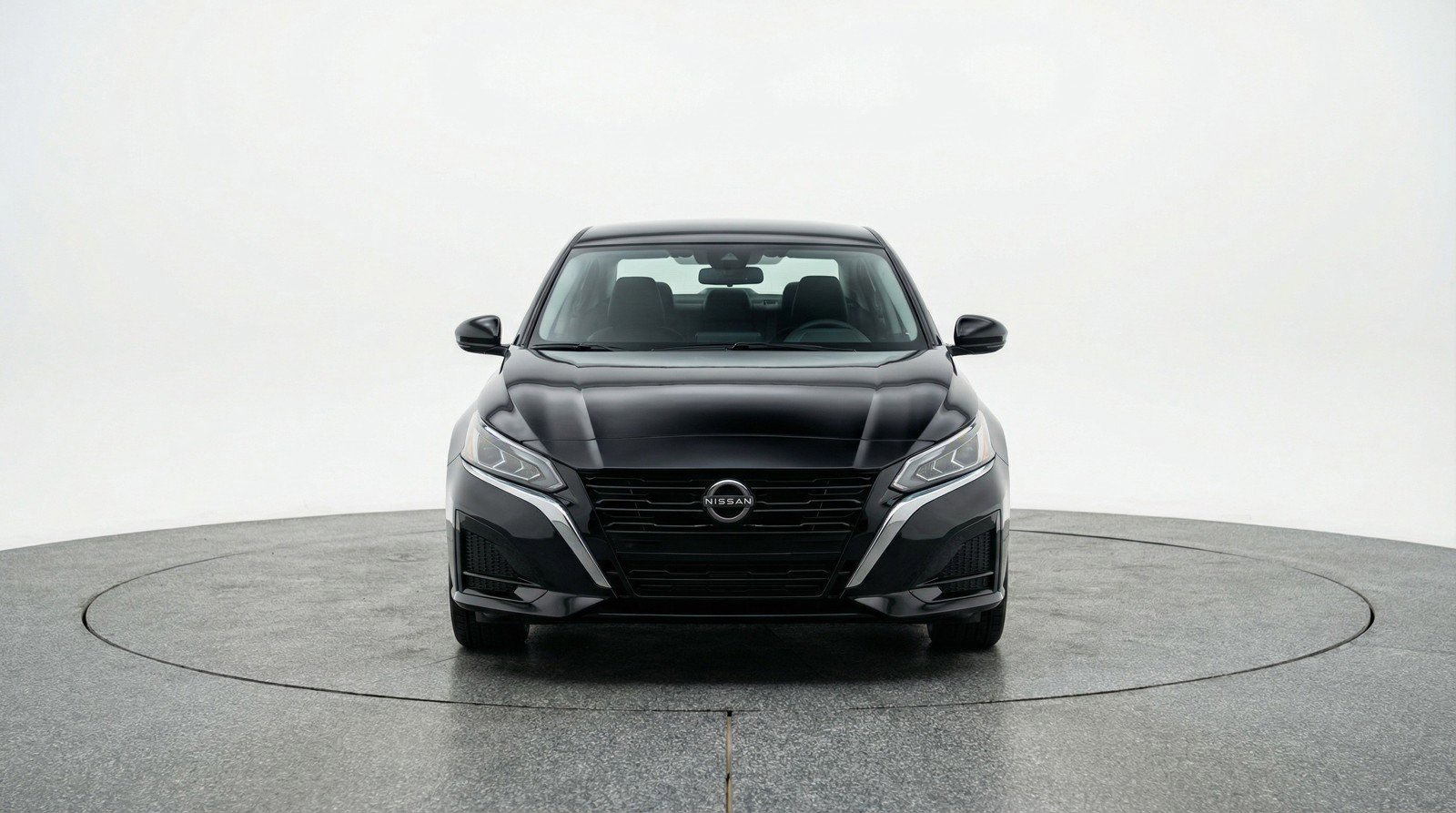Used 2025 Nissan Altima 2.5 SV FWD image 2