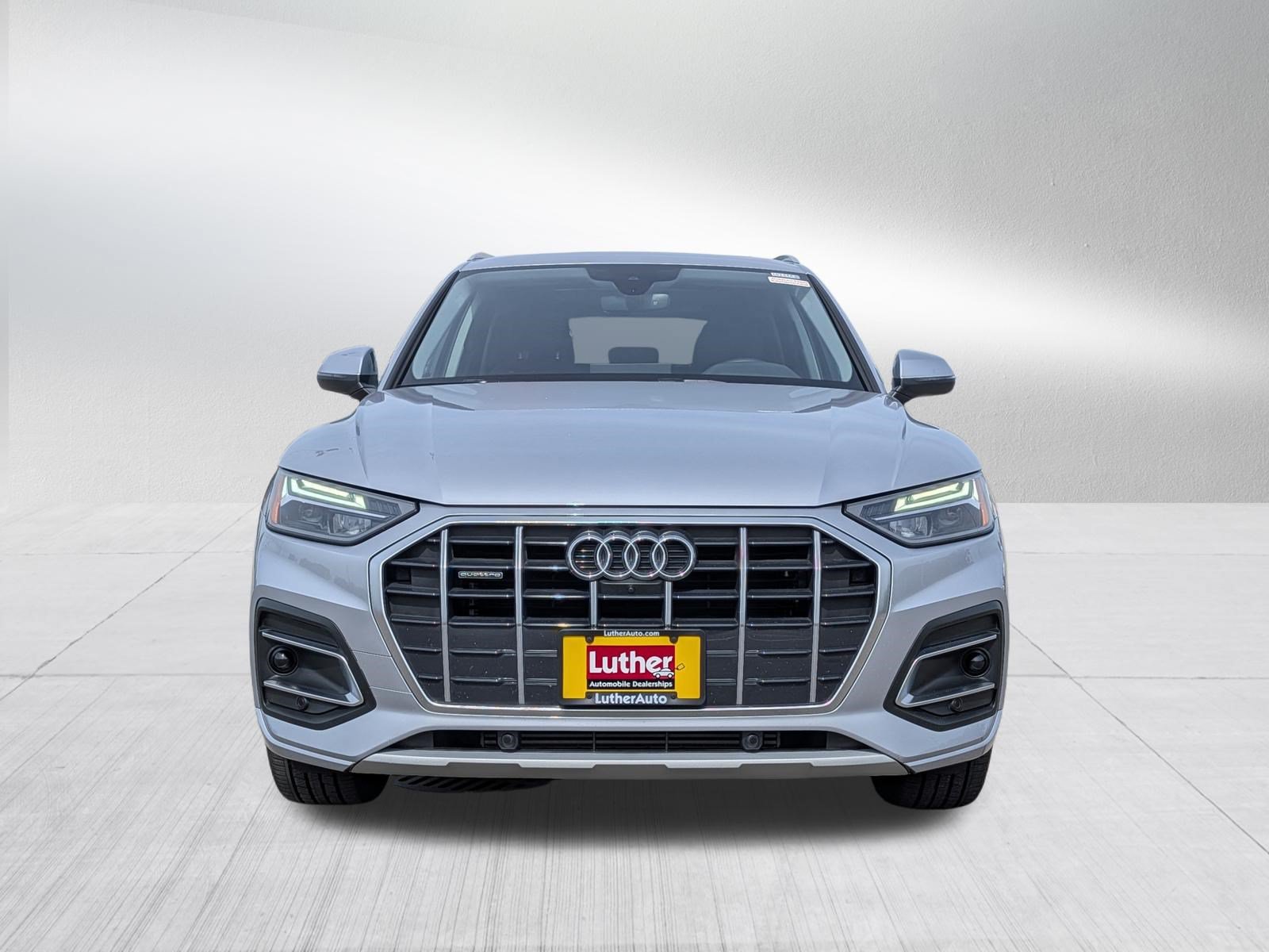 Used 2021 Audi Q5 2.0T Premium Plus w/ Premium Plus Package AWD/4WD image 2