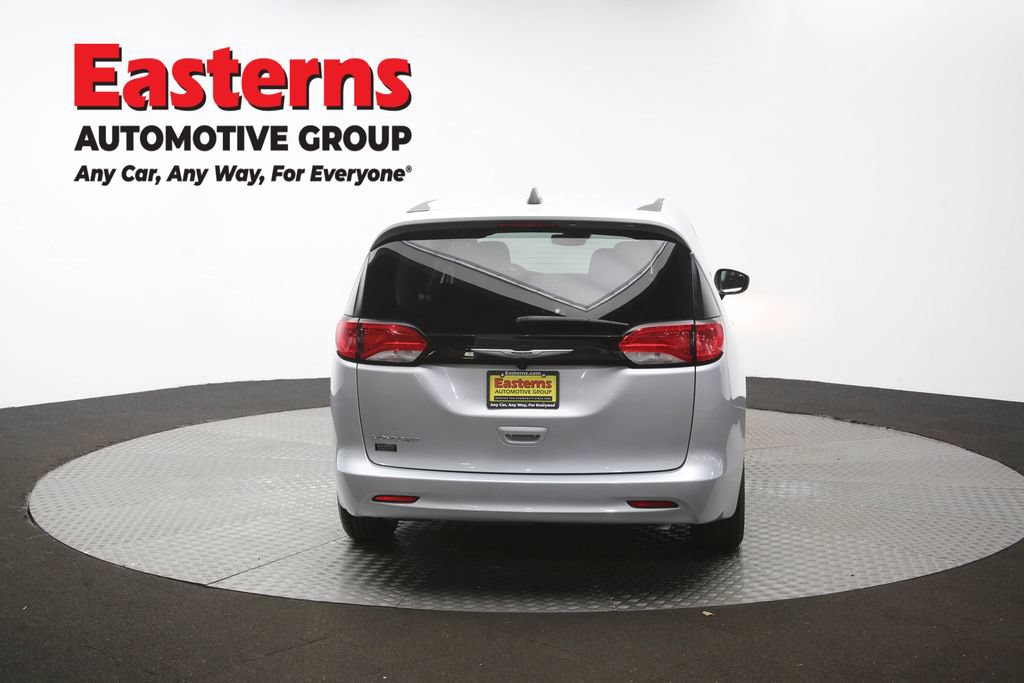 Used 2023 Chrysler Voyager LX FWD image 37