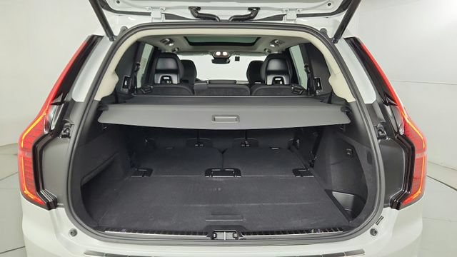 Certified 2025 Volvo XC90 B6 Core w/ Protection Package Premier AWD/4WD image 43