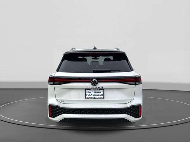 New 2026 Volkswagen Tiguan SE R-Line FWD image 4