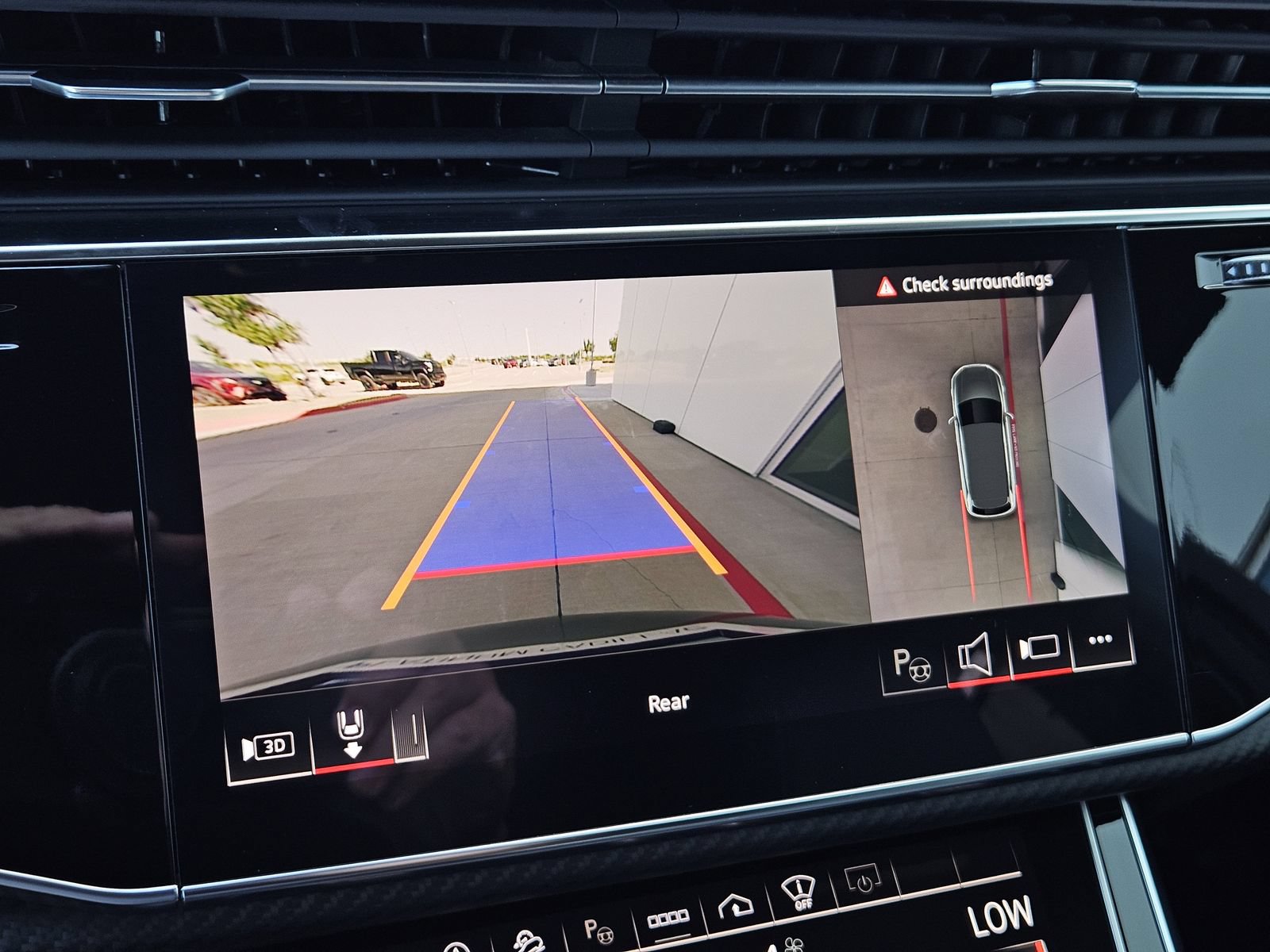 Used 2025 Audi SQ7 Prestige w/ Prestige Package AWD/4WD image 20