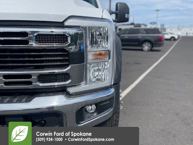New 2025 Ford F550 4x4 Regular Cab Super Duty image 6