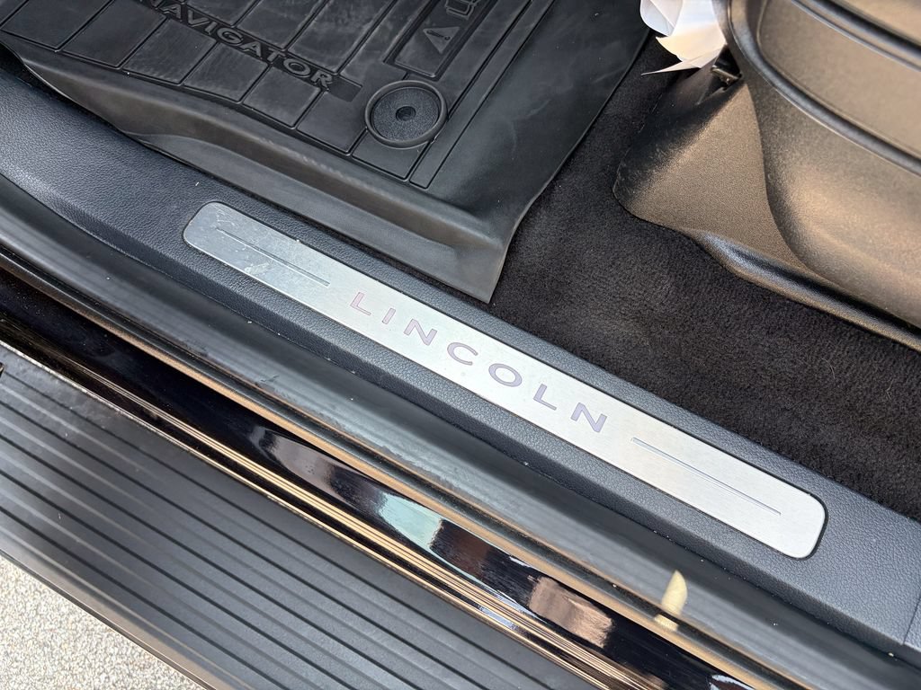 Certified 2022 Lincoln Navigator L Reserve AWD/4WD image 15