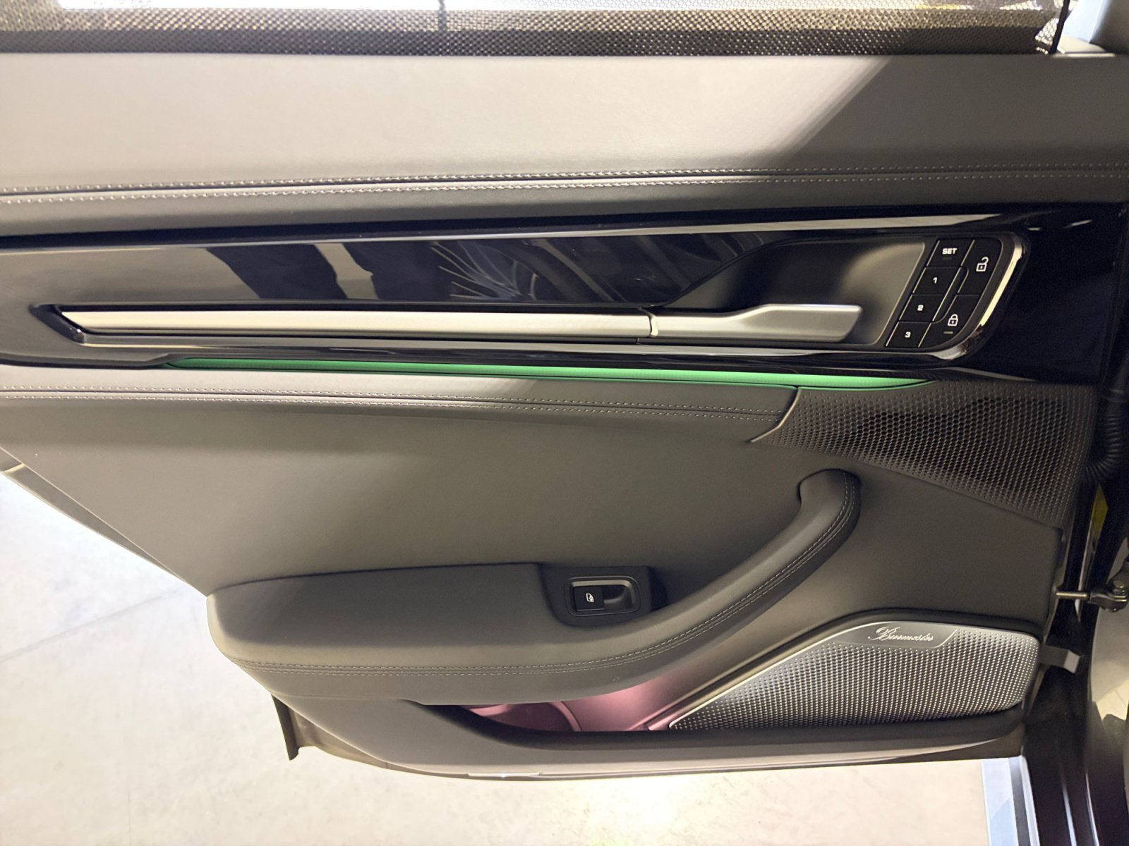 Certified 2026 Porsche Panamera 4 AWD/4WD image 32