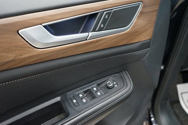 Used 2024 Volkswagen Atlas SE image 27