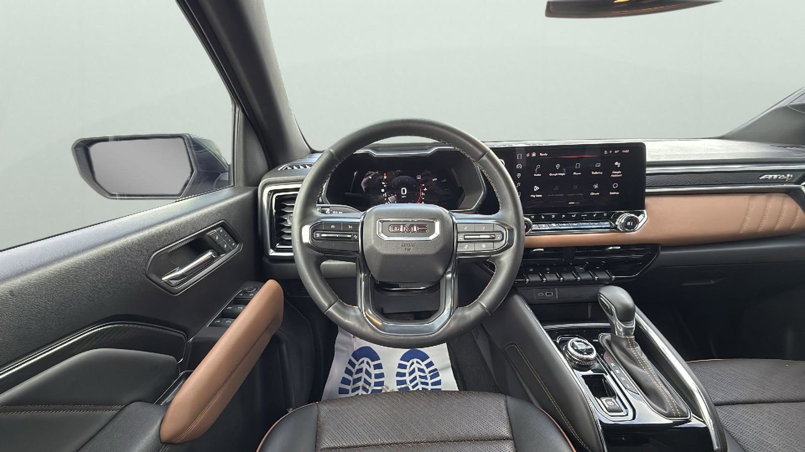 Used 2023 GMC Canyon AT4 w/ AT4 Premium Package image 11