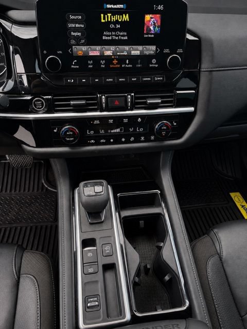 Used 2024 Nissan Pathfinder SL w/ Black Appearance Package FWD image 13