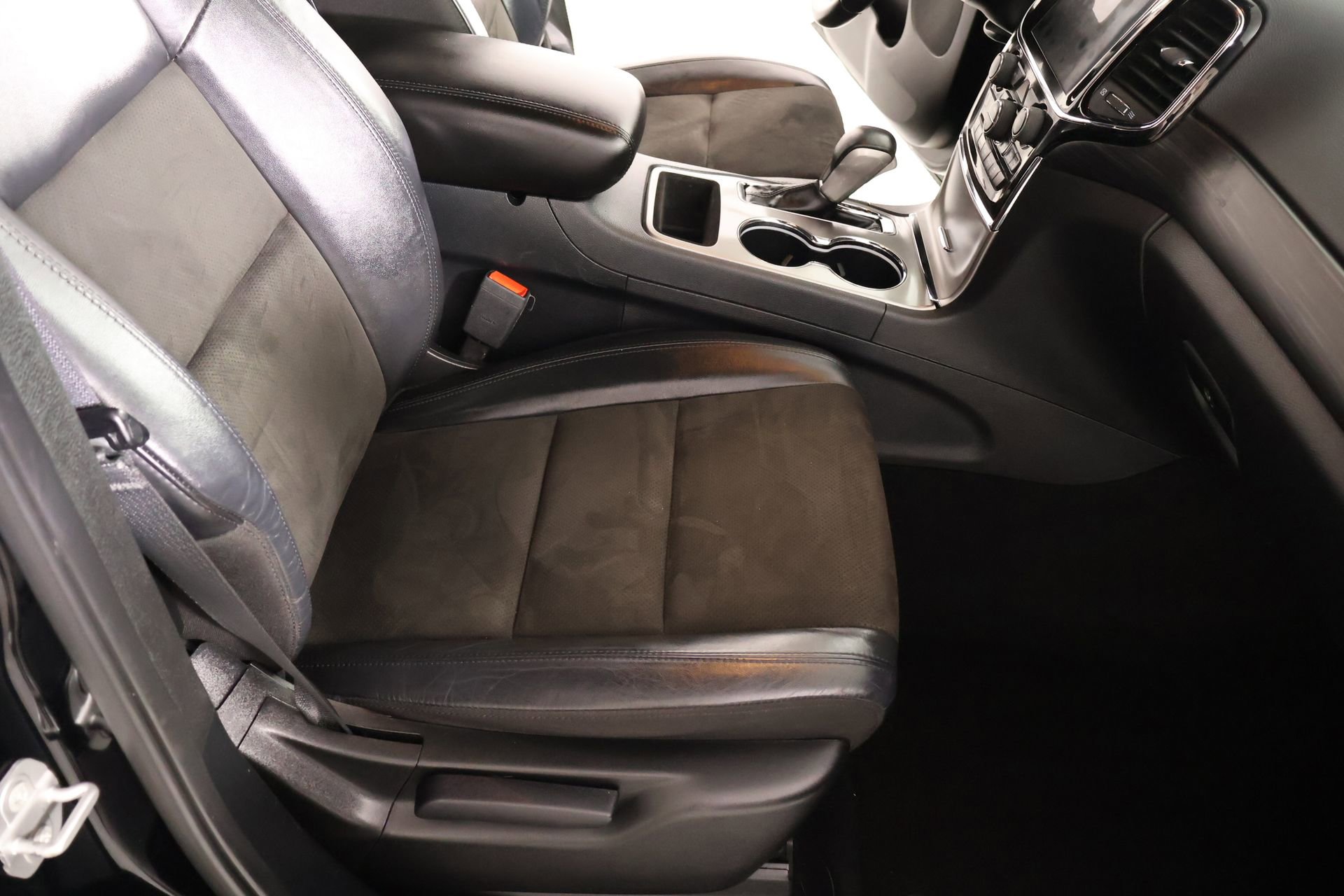 Used 2020 Jeep Grand Cherokee Altitude AWD/4WD image 14