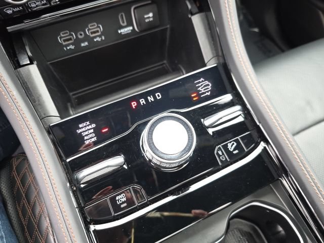 Used 2025 Jeep Grand Cherokee L Summit AWD/4WD image 36