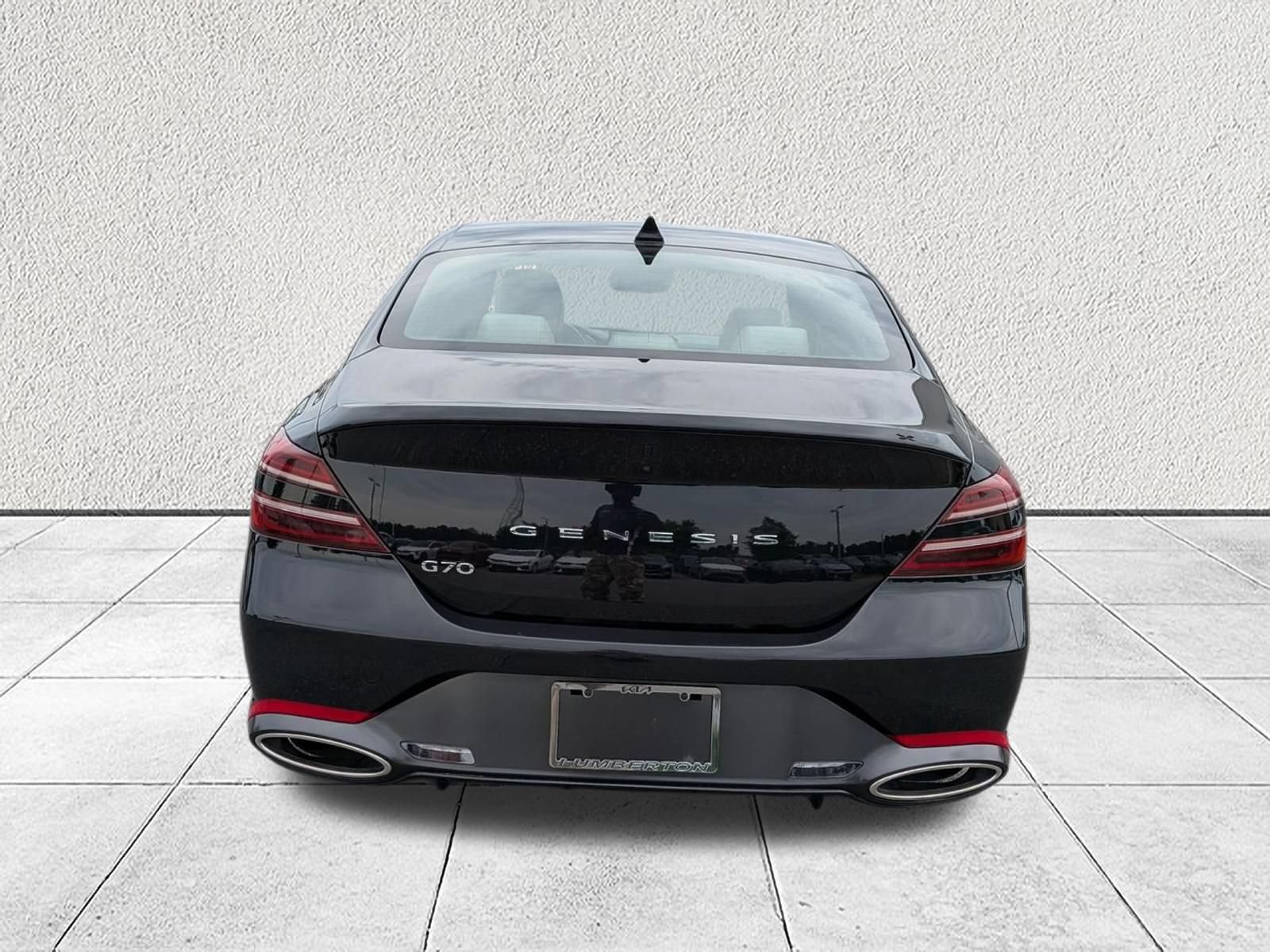 Used 2024 Genesis G70 2.5T RWD image 4