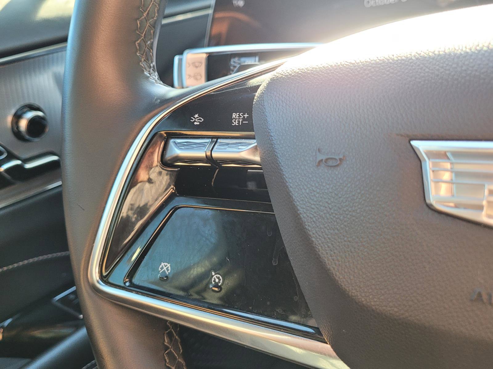 Used 2024 Cadillac Lyriq Tech AWD/4WD image 33