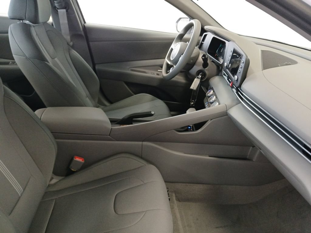 New 2026 Hyundai Elantra SE FWD image 15