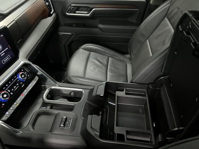 Used 2025 GMC Sierra 3500 Denali w/ Denali Reserve Package AWD/4WD image 40