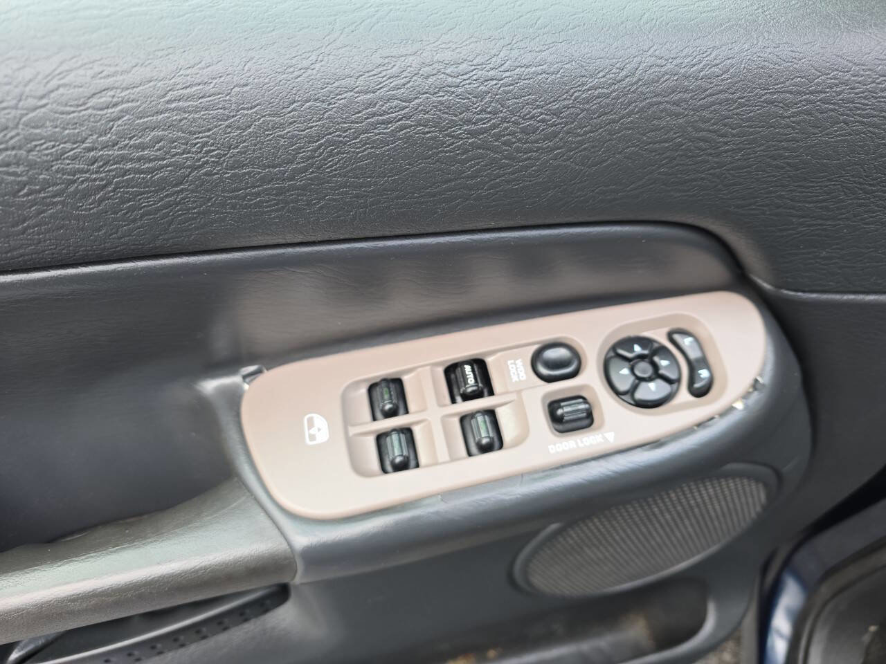 Used 2003 Dodge Ram 1500 Truck ST image 10