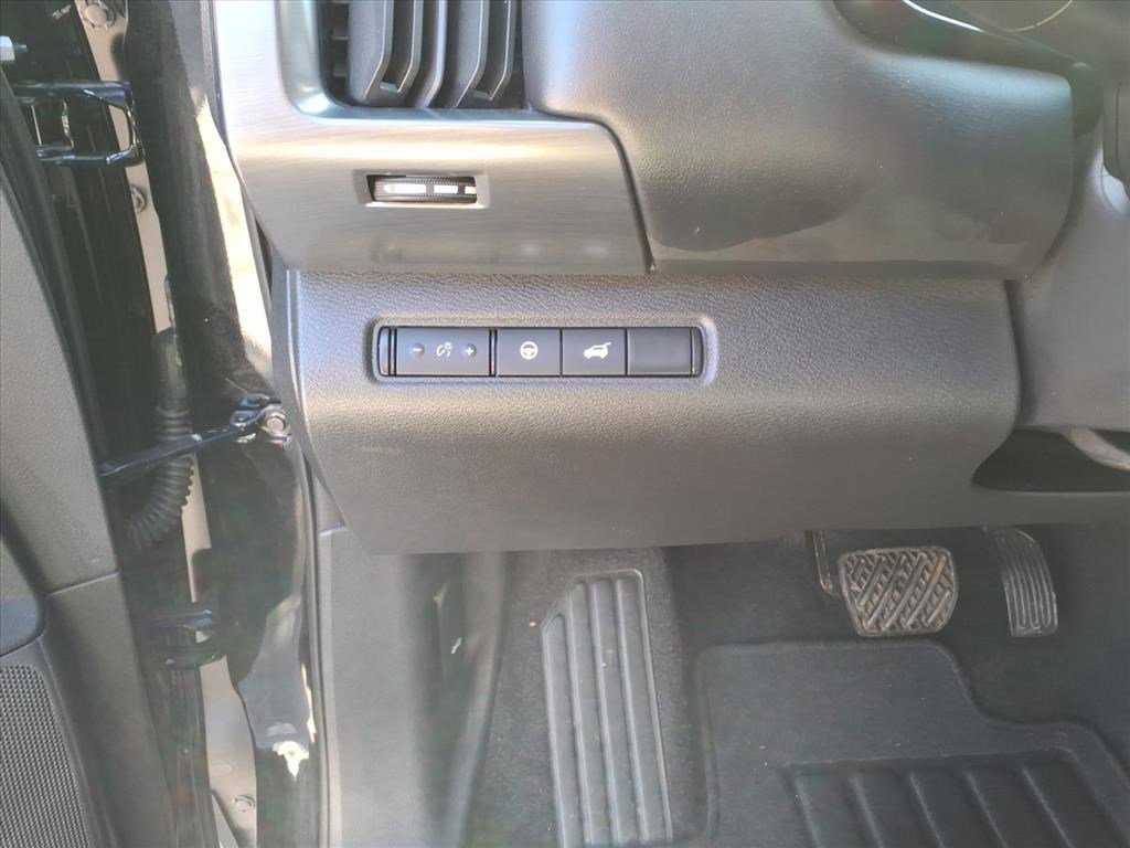Used 2024 Nissan Pathfinder SL w/ Cargo Package image 18