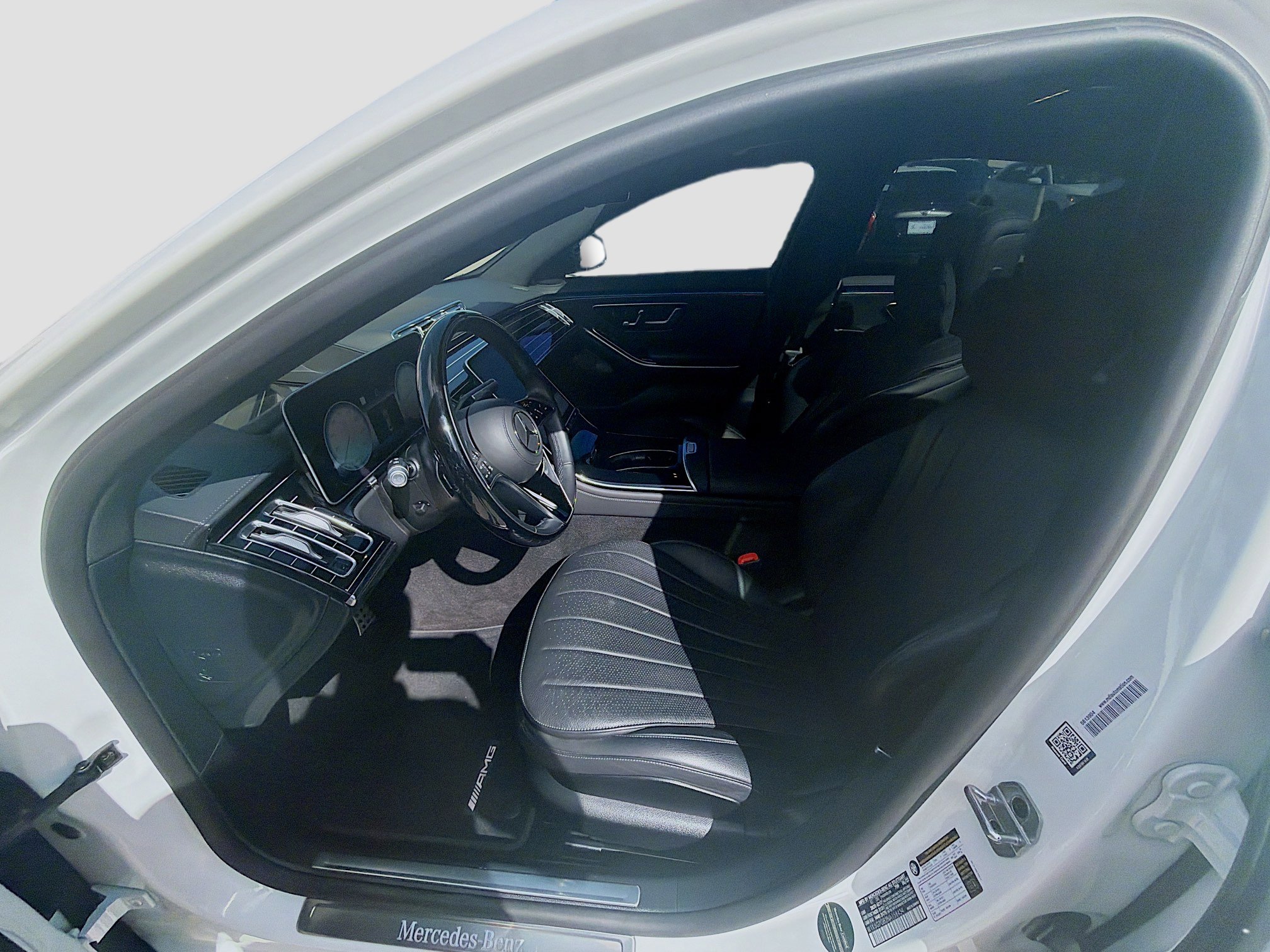 Used 2022 Mercedes-Benz S 580 4MATIC Sedan w/ AMG Line Package image 16