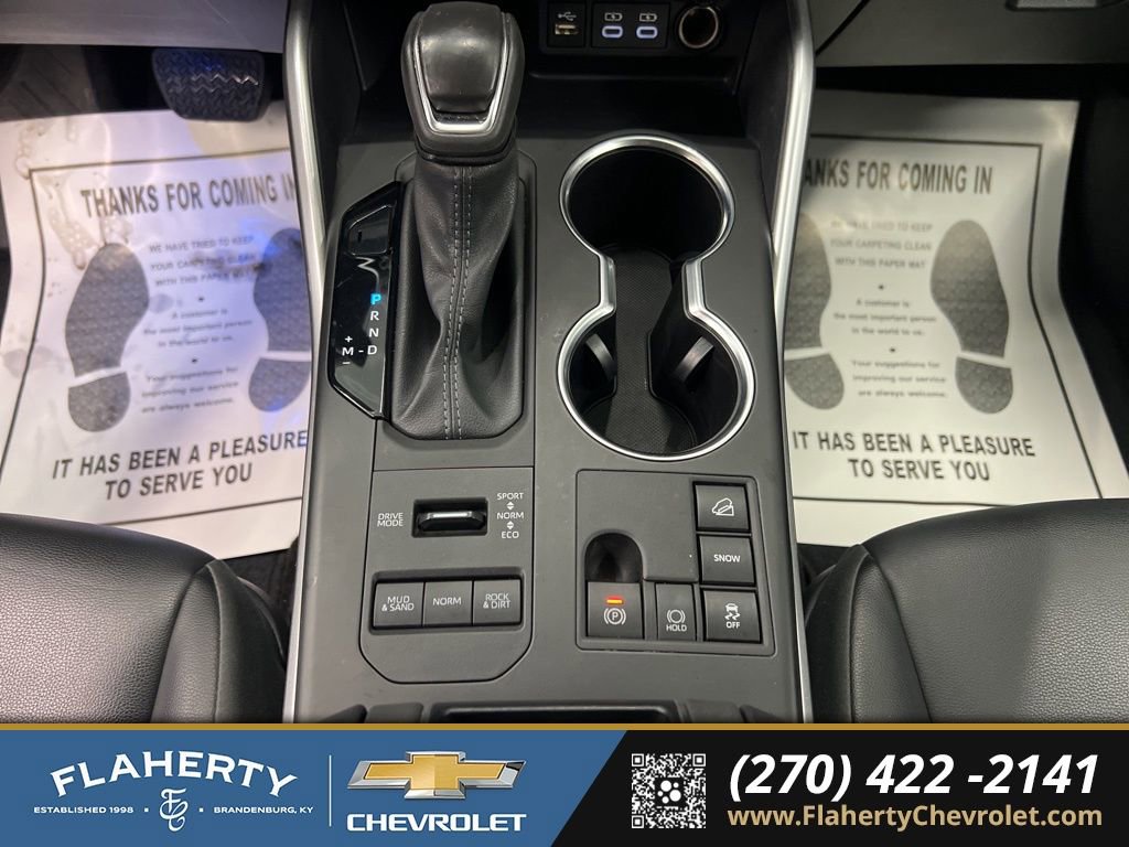 Used 2024 Toyota Highlander XLE image 30