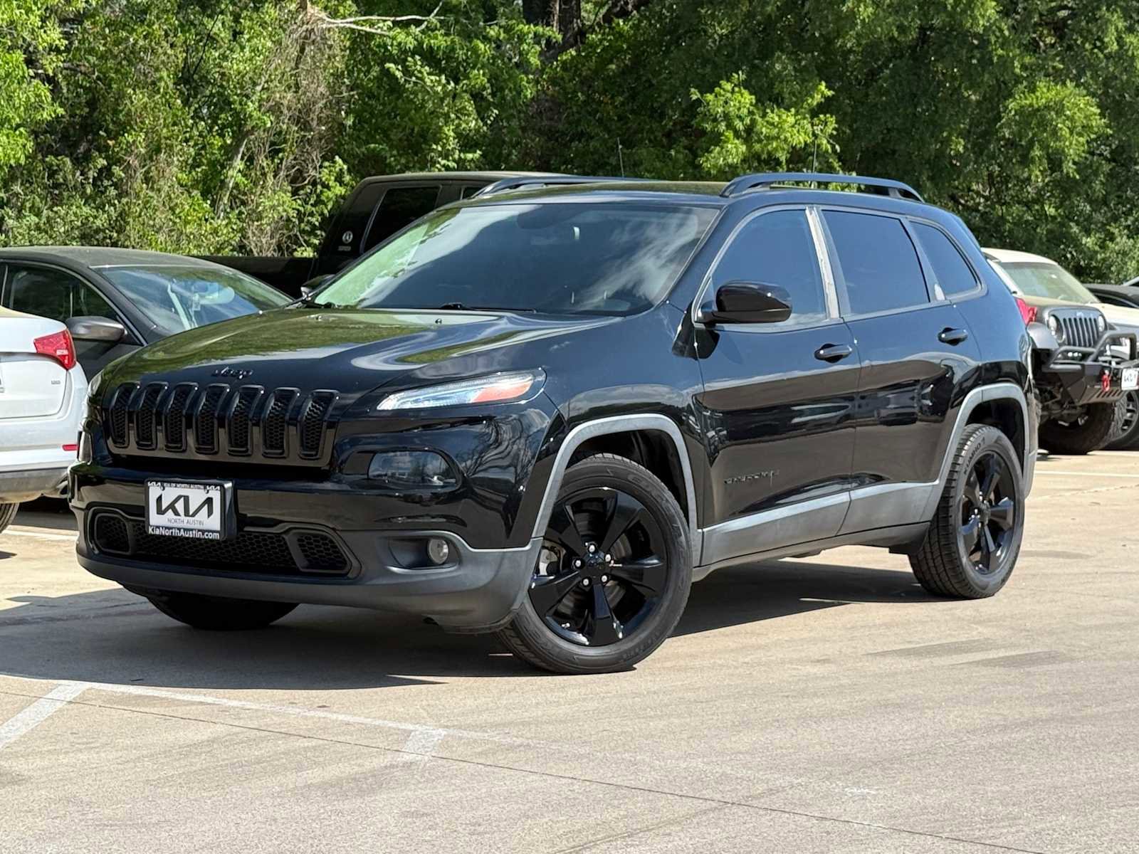Used 2018 Jeep Cherokee Latitude w/ Altitude Package image 1