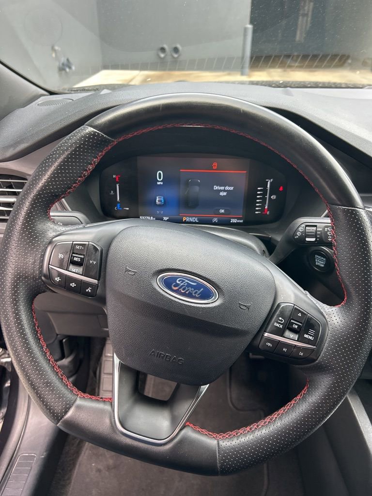 Used 2024 Ford Escape ST-Line image 9