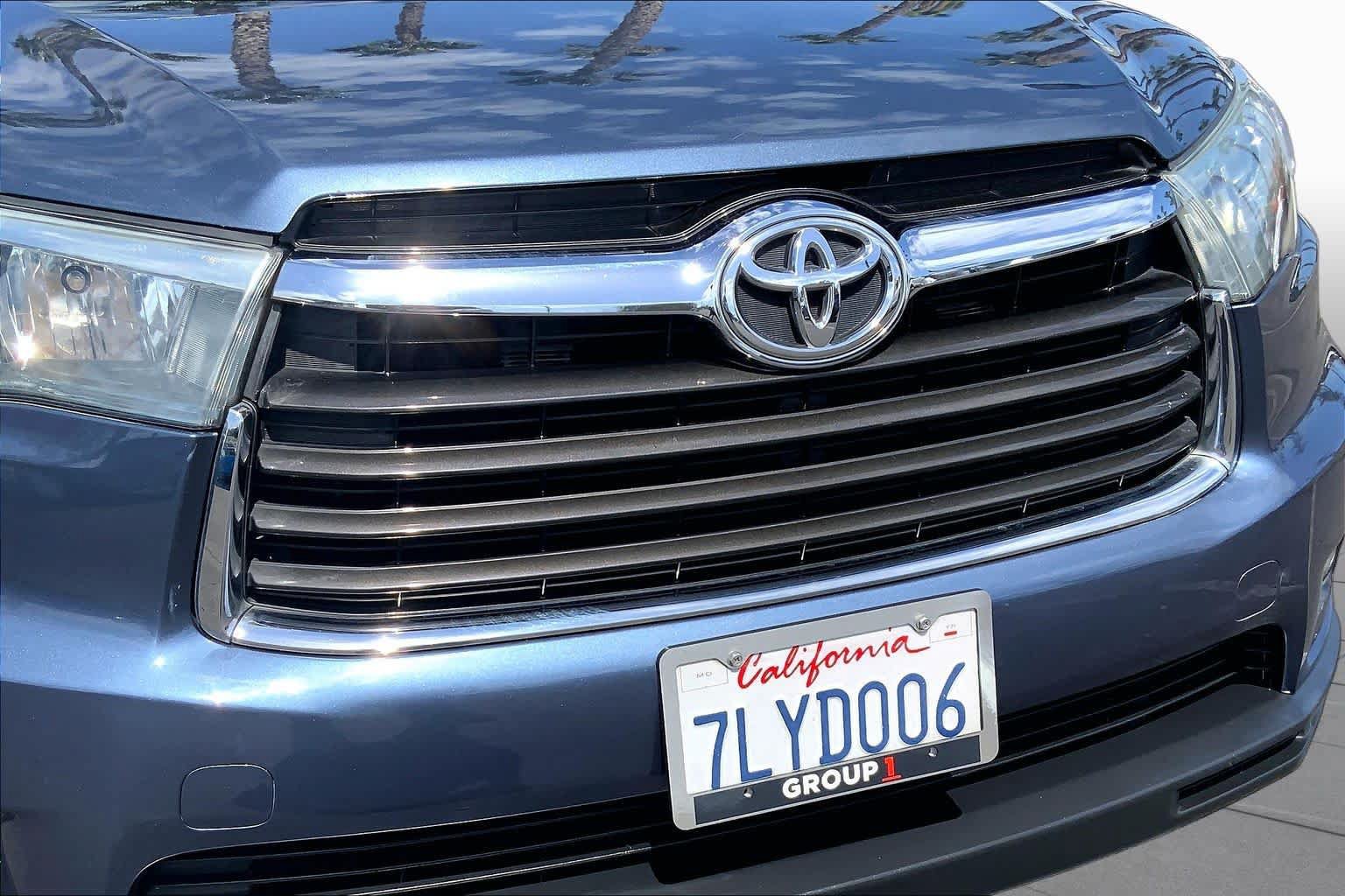 Used 2015 Toyota Highlander XLE FWD image 29