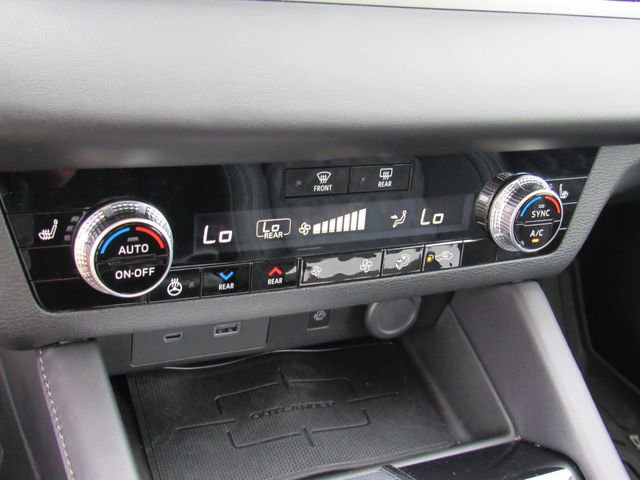 Used 2024 Mitsubishi Outlander SEL FWD image 29