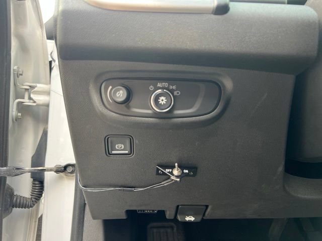 Used 2020 GMC Terrain SLE w/ Driver Convenience Package FWD image 19