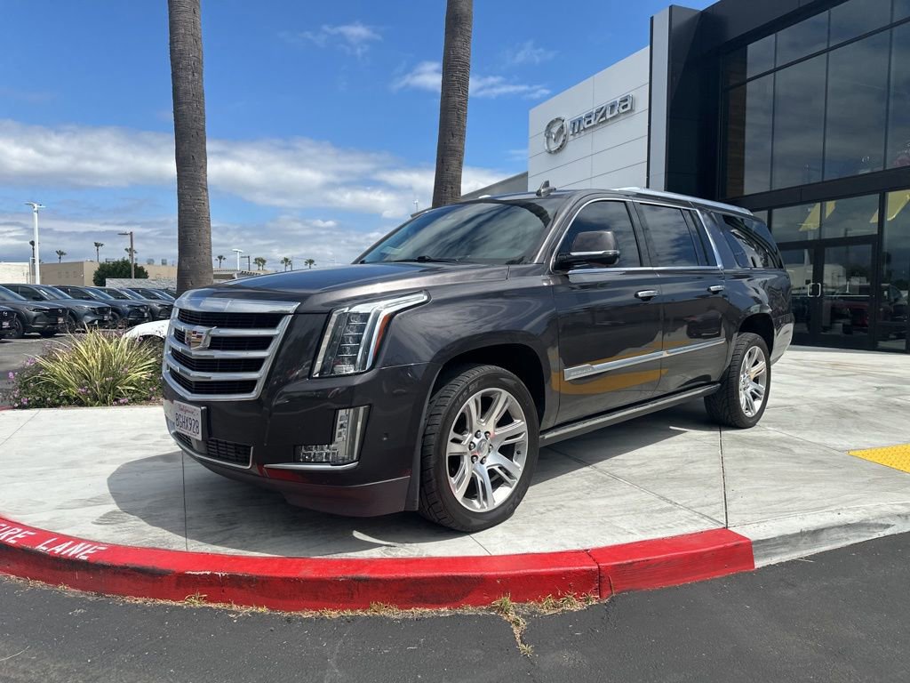 Used 2018 Cadillac Escalade ESV Premium Luxury image 3