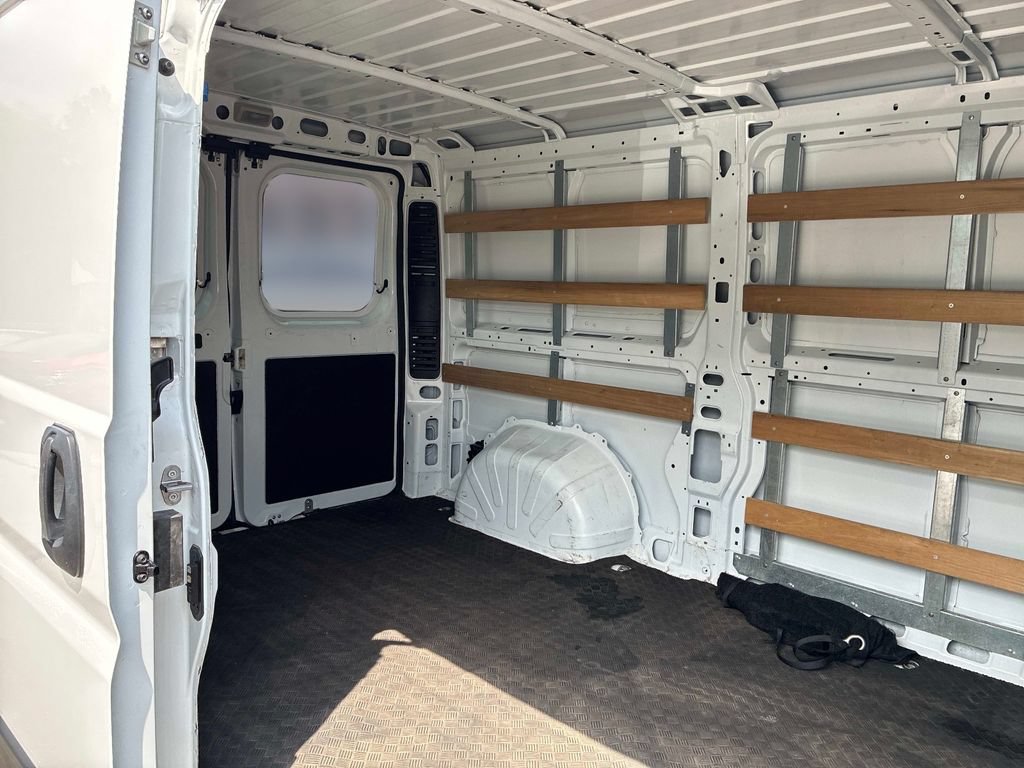 Used 2025 RAM ProMaster 2500 w/ U-Haul Equipment Group FWD image 23