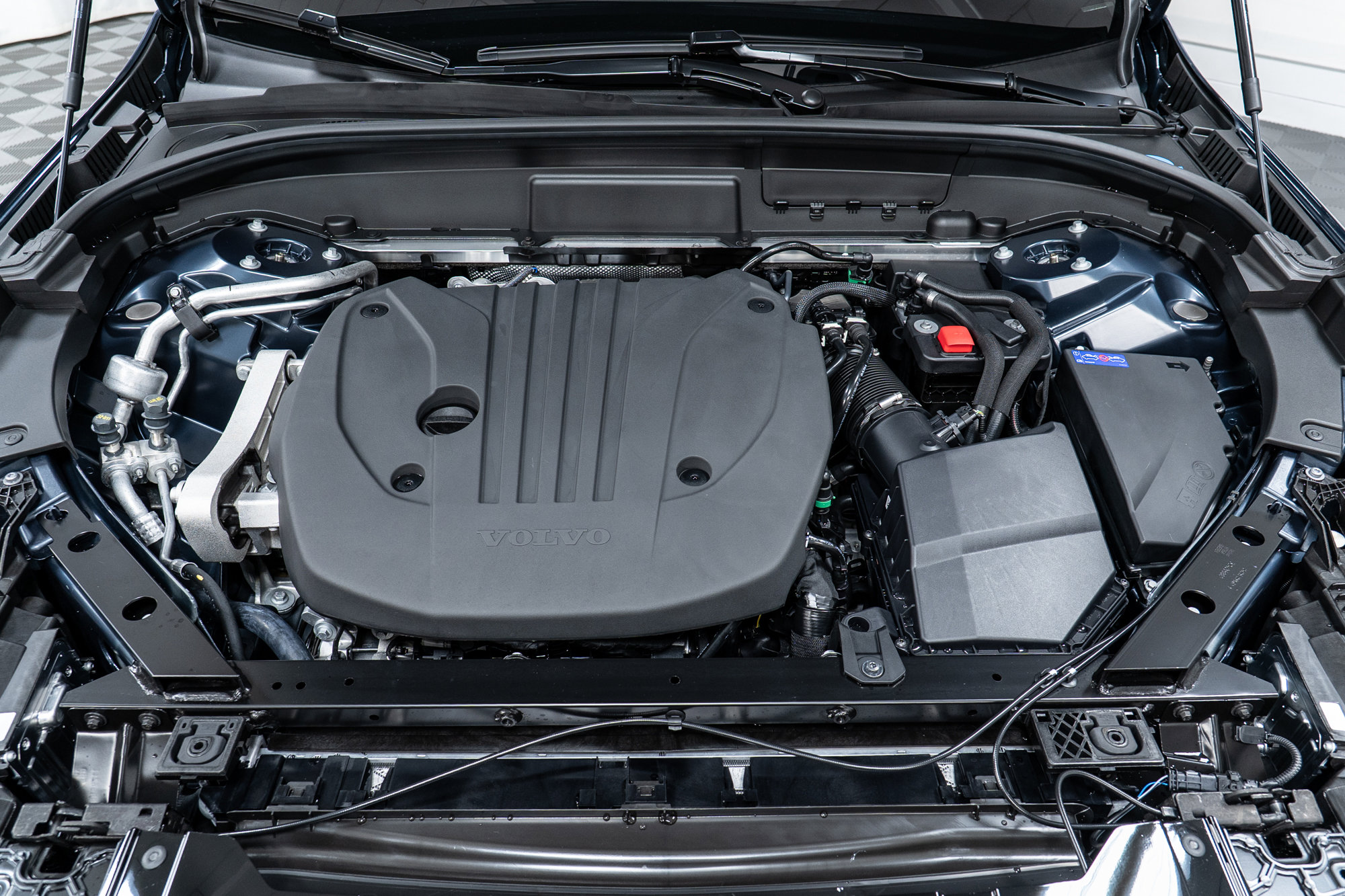 New 2026 Volvo XC60 B5 Ultra w/ Climate Package image 9