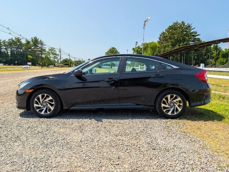 Used 2018 Honda Civic EX image 9