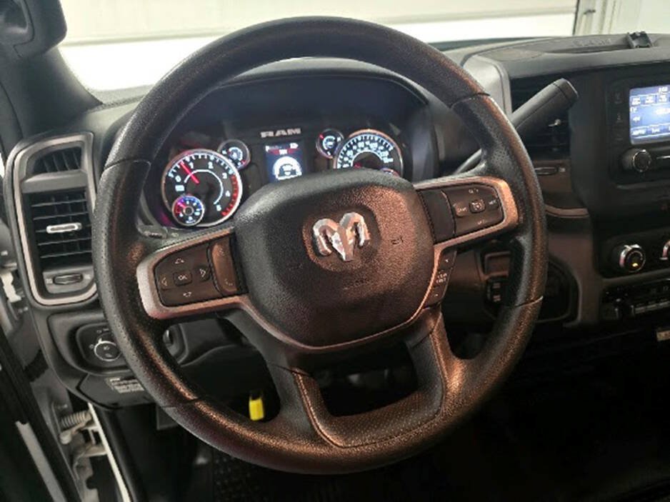 Used 2024 RAM 2500 Tradesman w/ Chrome Appearance Group AWD/4WD image 15