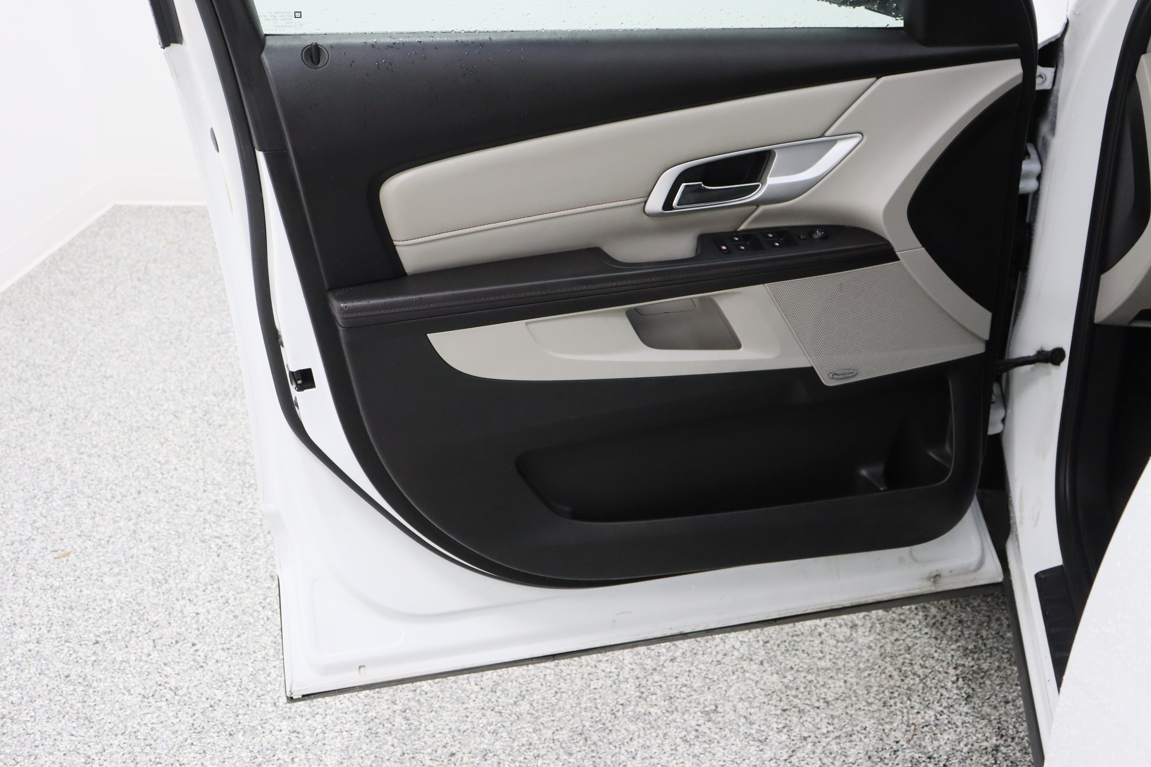 Used 2011 GMC Terrain SLE AWD/4WD image 12