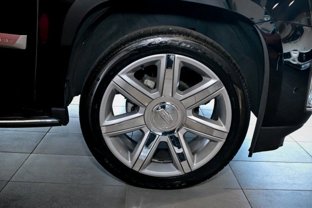 Used 2017 Cadillac Escalade Luxury AWD/4WD image 48
