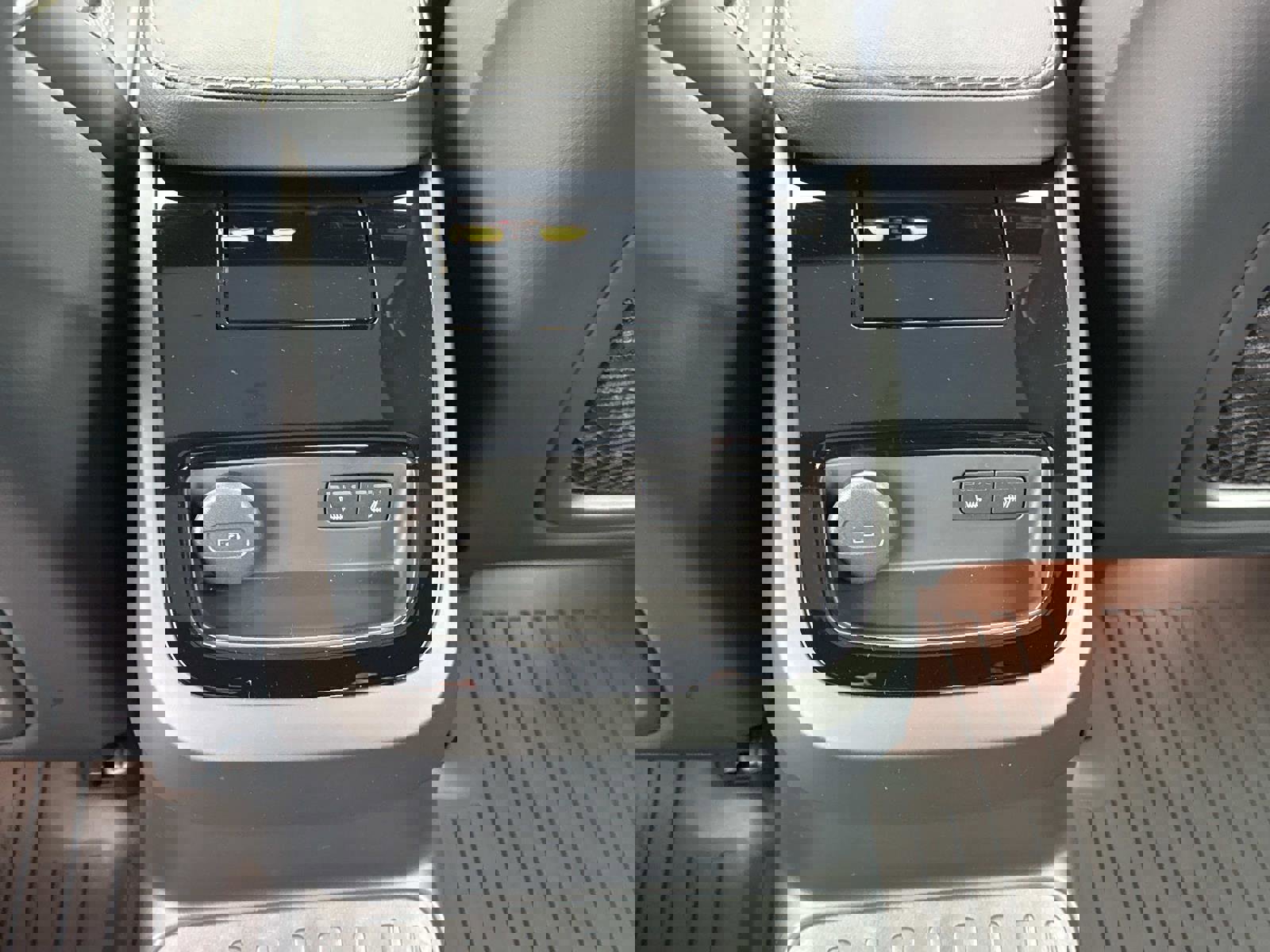 Certified 2024 Volvo S60 T8 Ultimate image 15