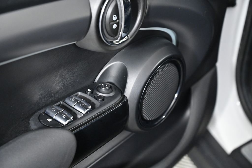 Certified 2024 MINI Cooper S image 23