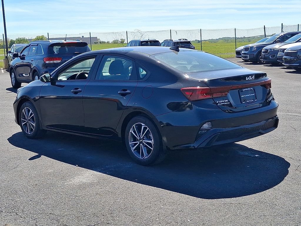 Certified 2023 Kia Forte LXS w/ LXS Technology Package FWD image 4
