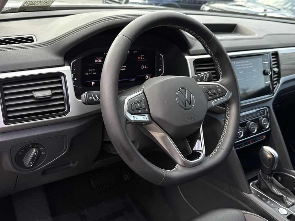 Used 2023 Volkswagen Atlas SEL AWD/4WD image 16