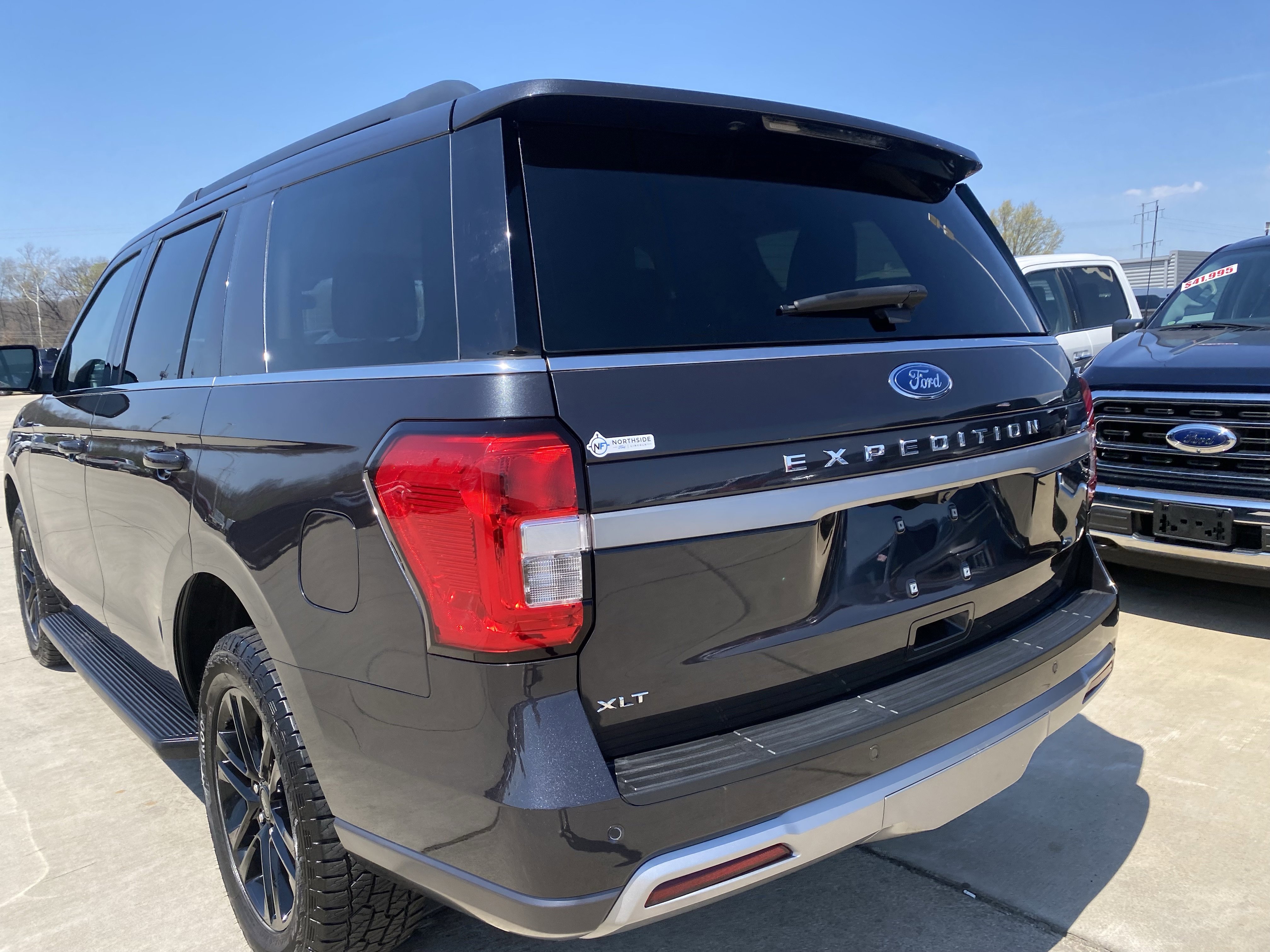 Used 2024 Ford Expedition XLT image 8