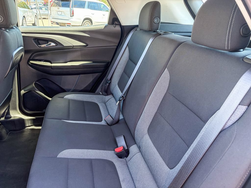 Used 2023 Chevrolet TrailBlazer LS FWD image 36