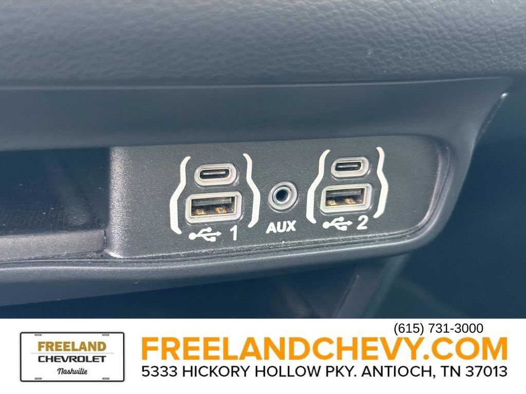 Used 2025 Chrysler Pacifica Select FWD image 31