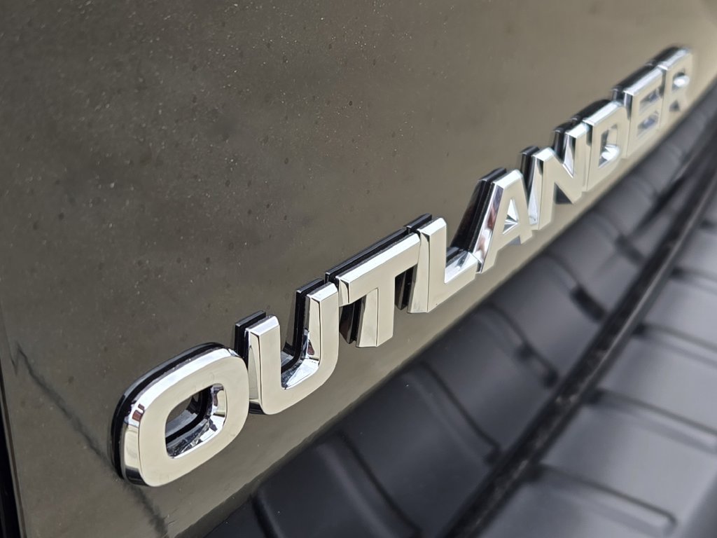 New 2026 Mitsubishi Outlander LE FWD image 7