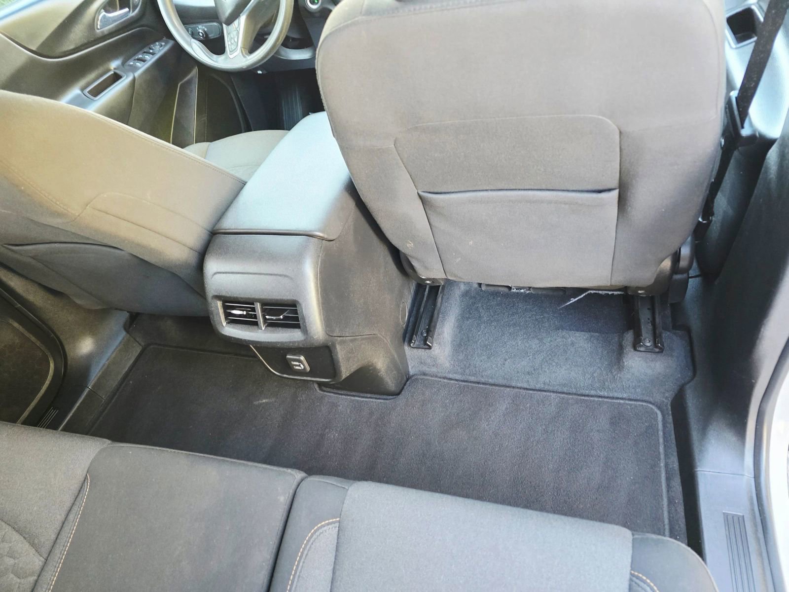 Used 2020 Chevrolet Equinox LT AWD/4WD image 34