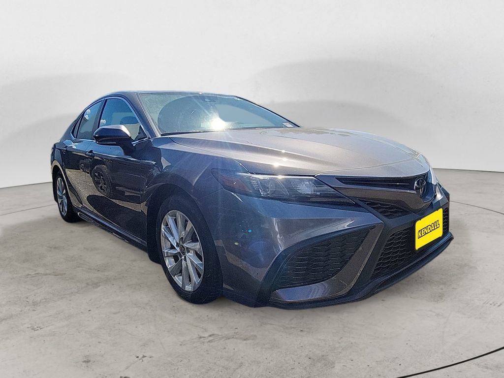 Used 2022 Toyota Camry SE FWD image 6