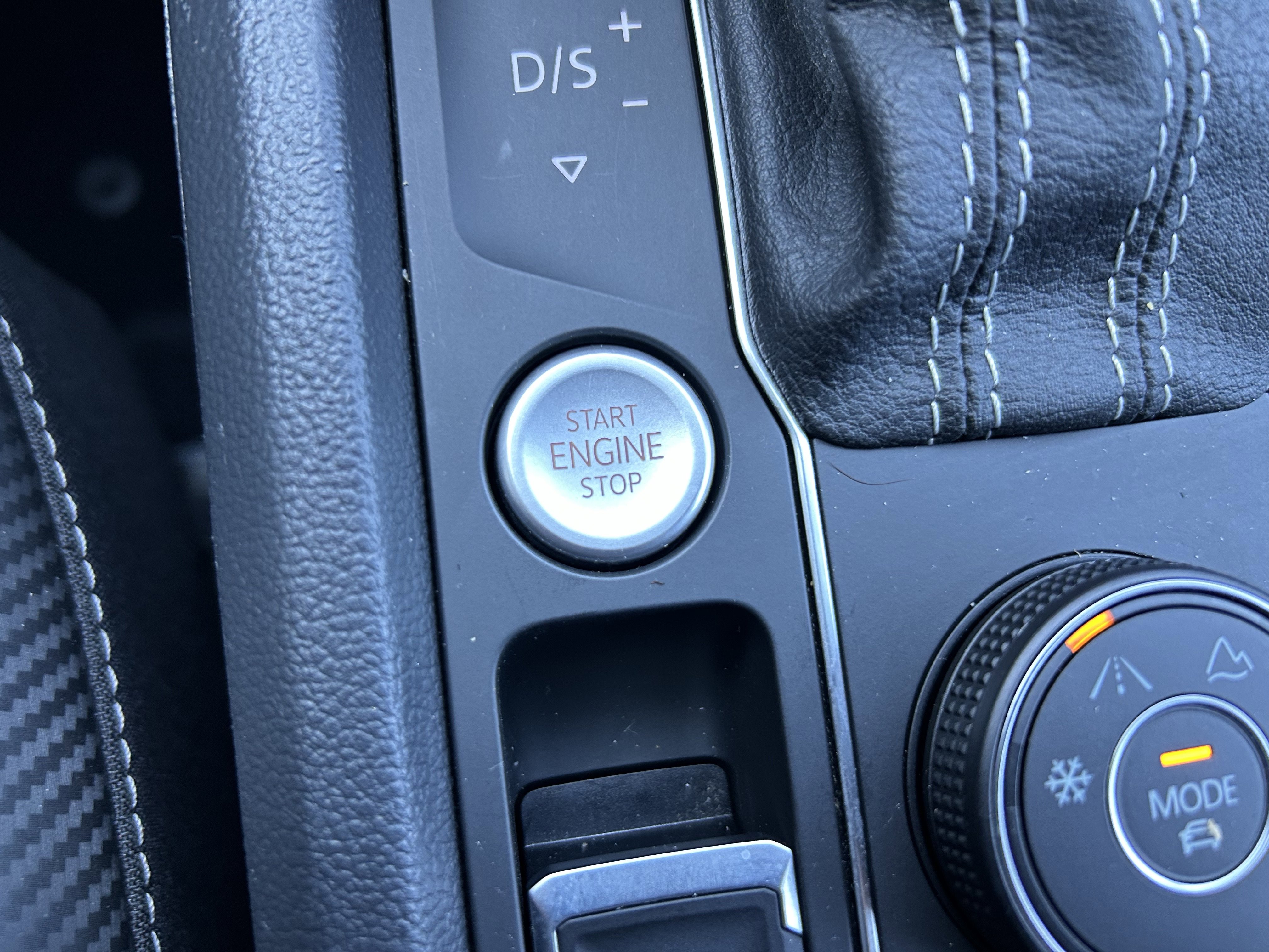 Certified 2023 Volkswagen Atlas Cross Sport SEL AWD/4WD image 17